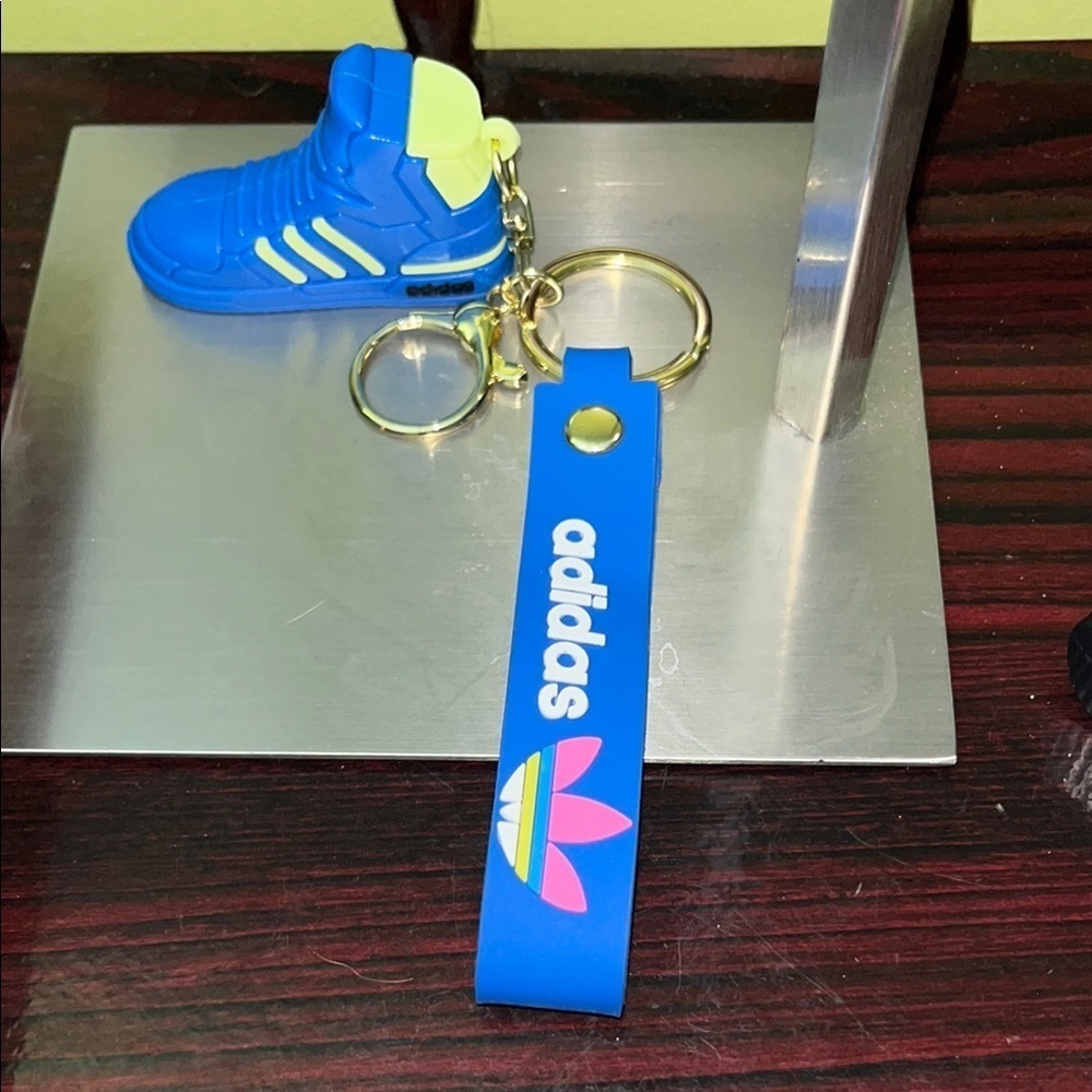 🆕 Adidas Blue and White Shoe Keychain - Picture 10 of 10